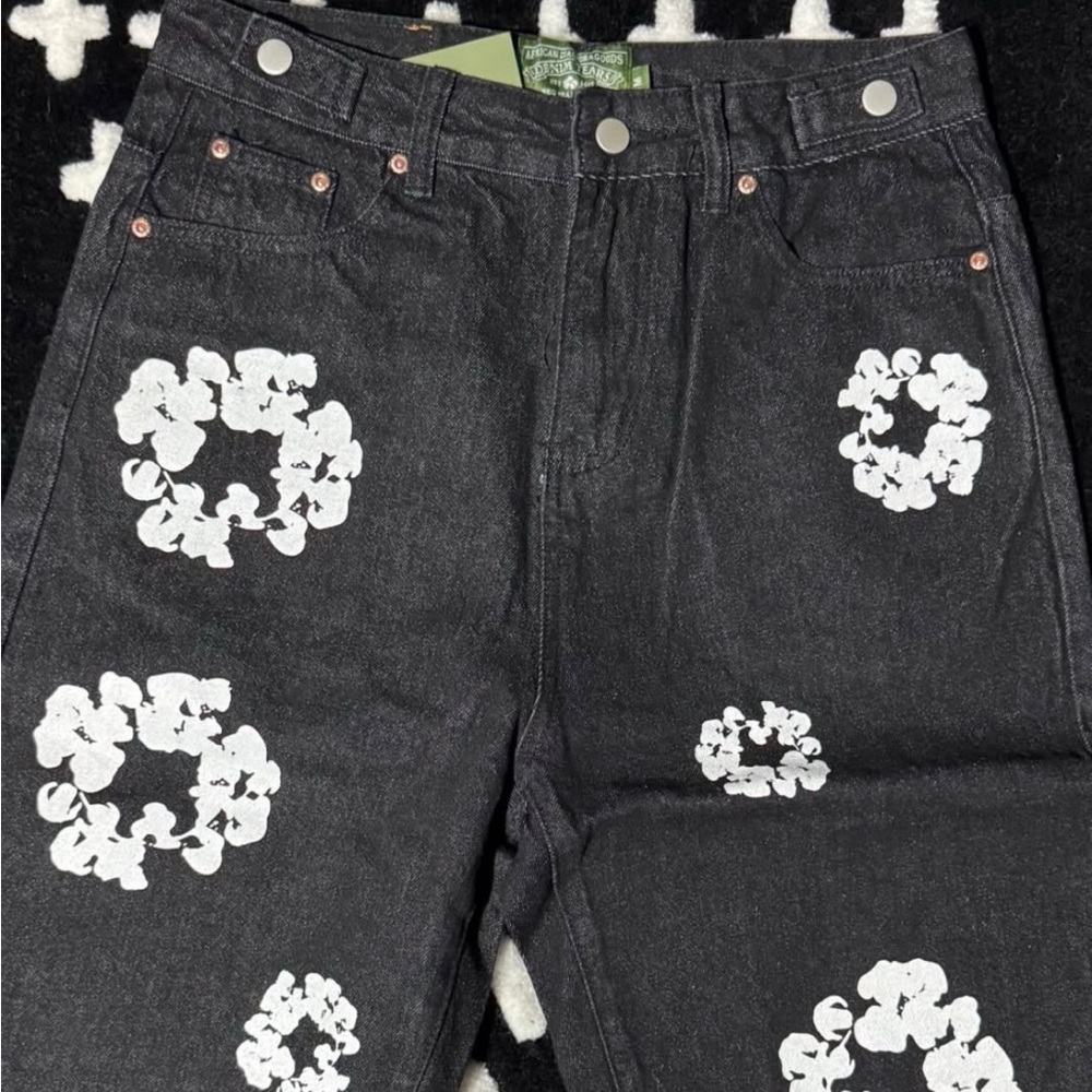Stylish Black Floral Women's Jeans
